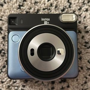 Instax SQ6 Polaroid Camera Aqua Blue - NO BATTERY COVER, great working condition
